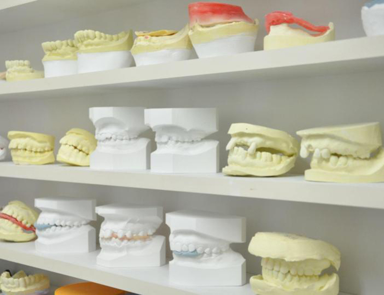 外苑前（東京）の歯医者、Angel矯正歯科・歯科口腔外科は院内技工室完備